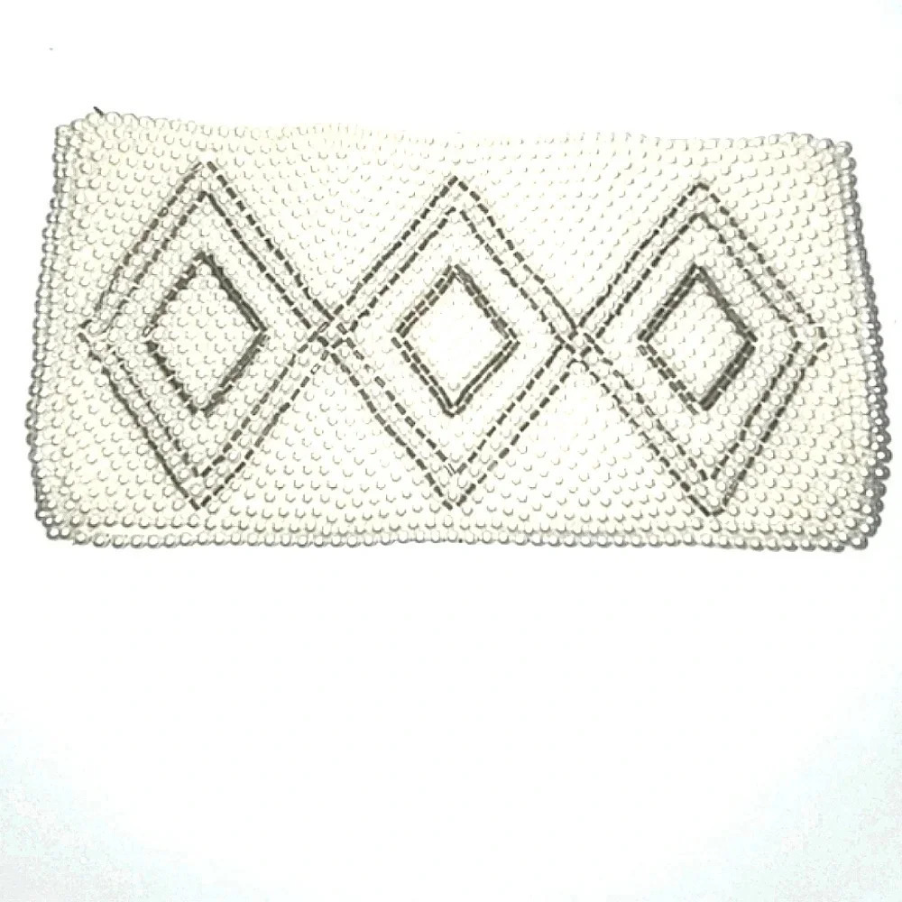 LA REGALE beaded Pearl clutch